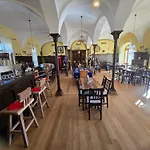 Отель Grenzenlos Im Alten Gut Вюрцбург